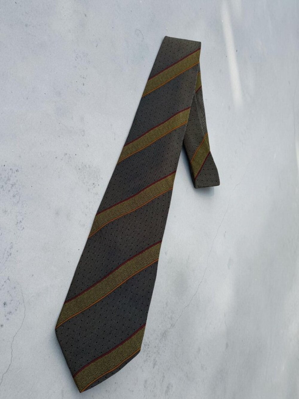 EMPORIO ARMANI Vintage Striped Men’s Tie Accessory